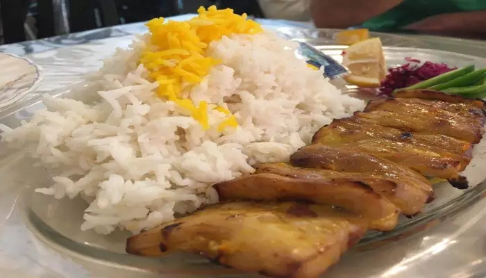 رستوران دریایی عمو اکبر کیش